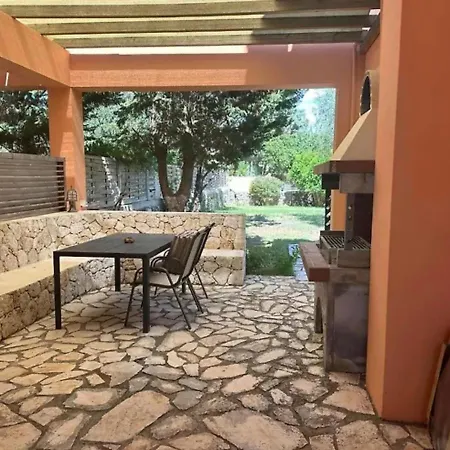Vaios Kouramaditika